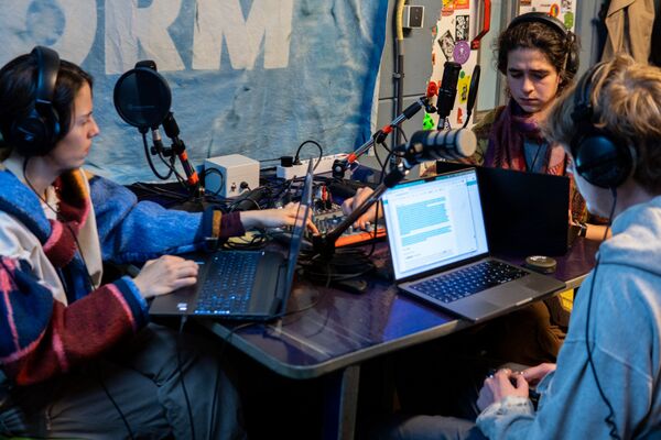 Broadcast-7.jpg